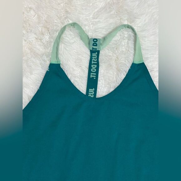 Nike Dri-Fit Elastica T-Back Tank Top in Teal | Small - Picture 3 of 6